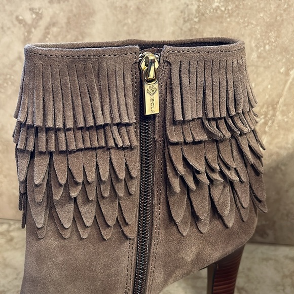 Isola Layton brown suede layered fringe boot- EUC Sz 10 - Picture 3 of 7